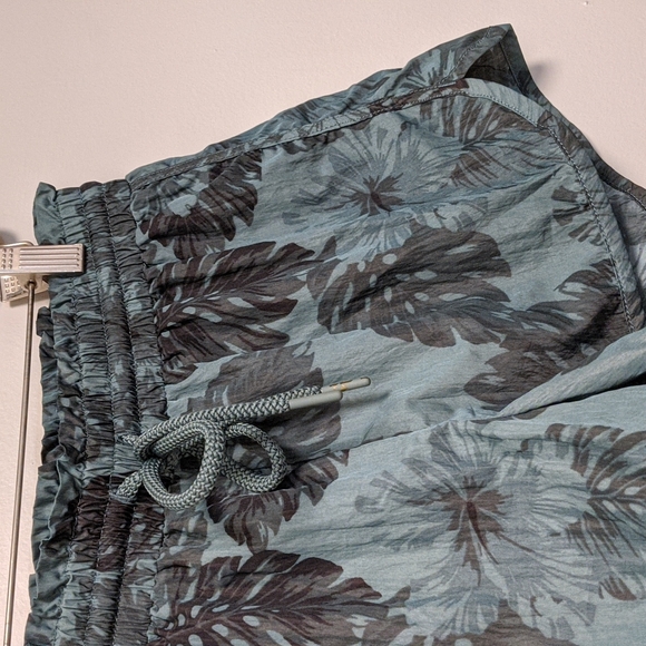 Aerie Running Shorts - Picture 2 of 4